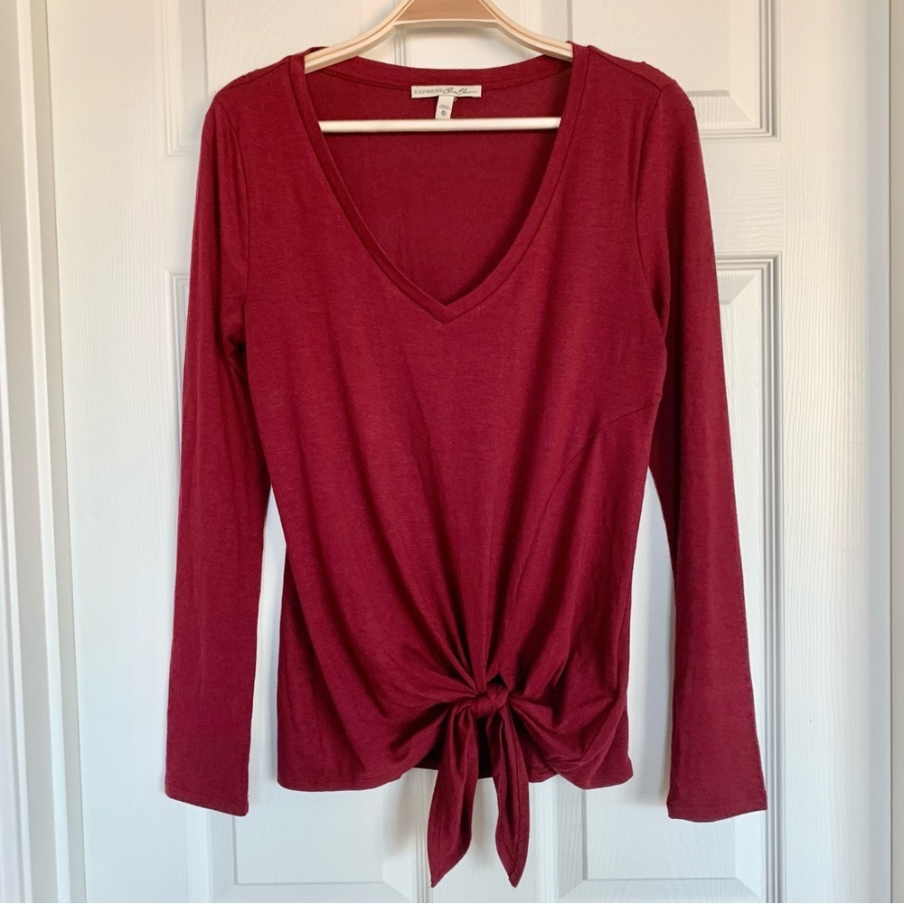 ❤️ EXPRESS Red V-Neck Knot-Front Long Sleeve Knit Tee Top
